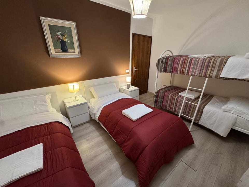 Photo of the whole room, Bedroom, towels