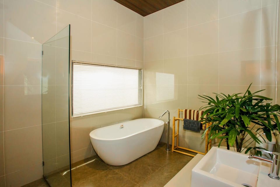 Bathroom, Bath