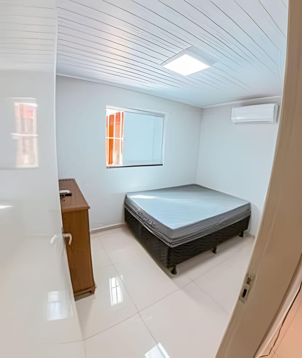 Bed, Bedroom, air conditioner