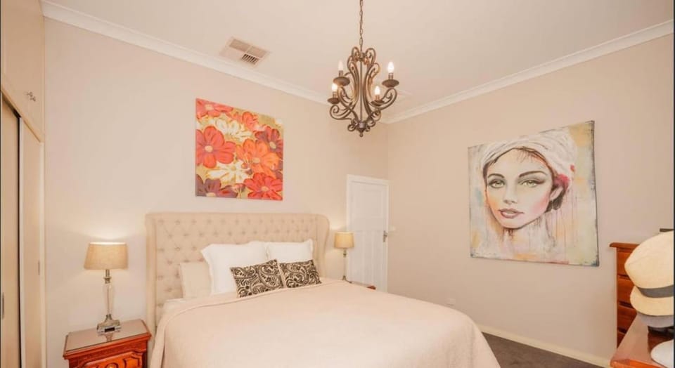 Bed, Decorative detail, Bedroom
