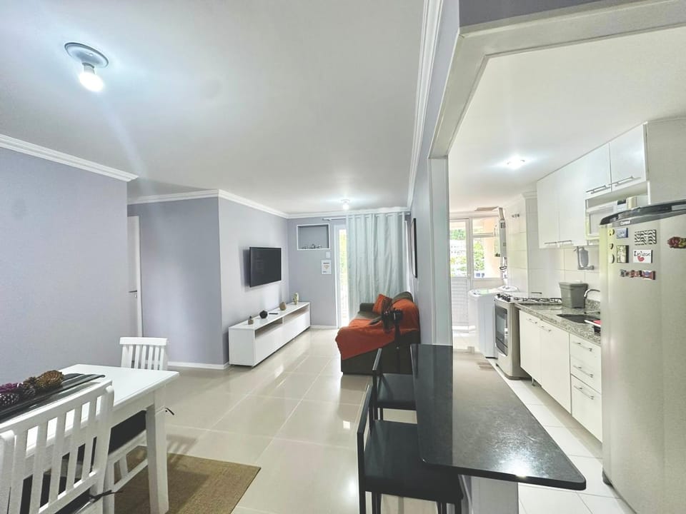 TV and multimedia, Kitchen or kitchenette, Dining area, oven, stove