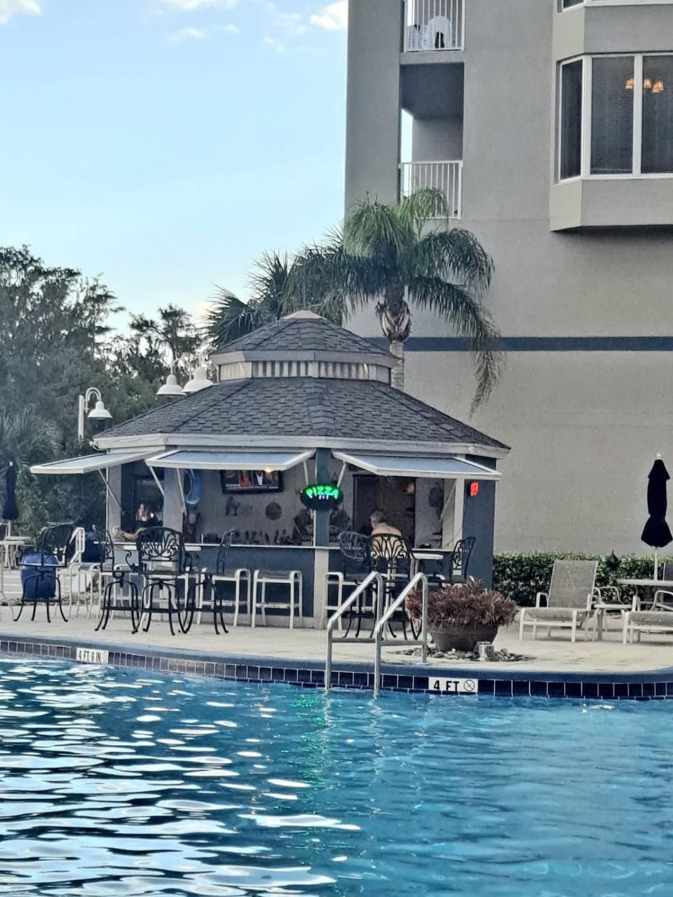 Restaurant/places to eat, Lounge or bar, Pool view