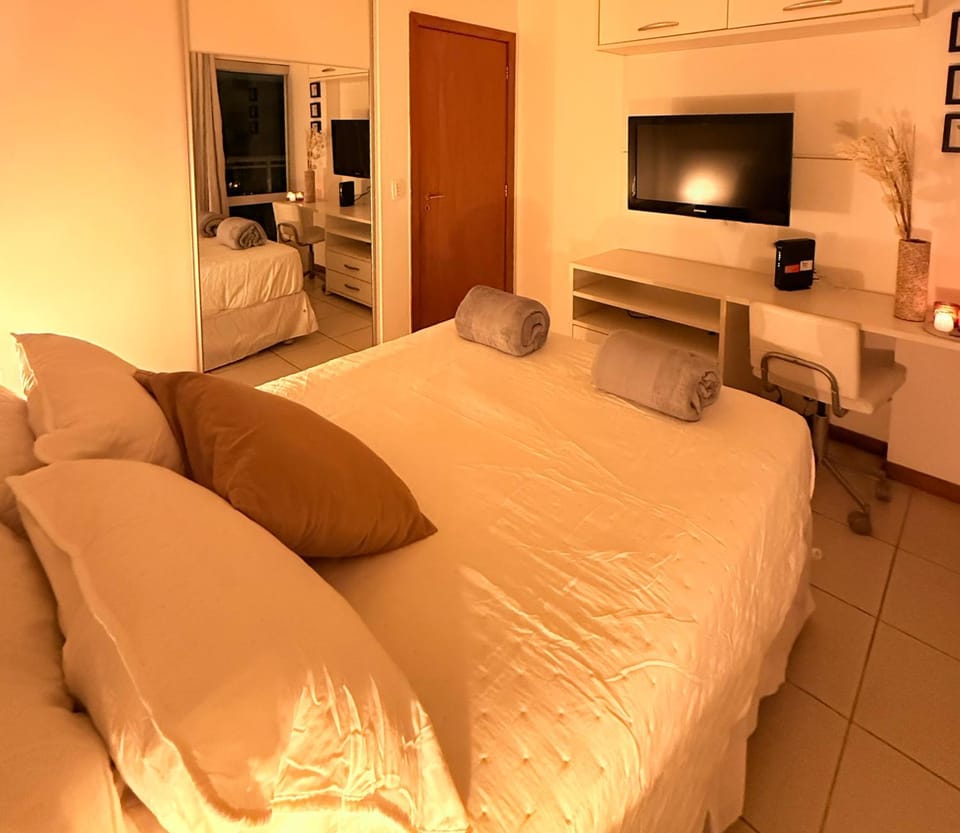 Bed, Photo of the whole room, Decorative detail, Bedroom