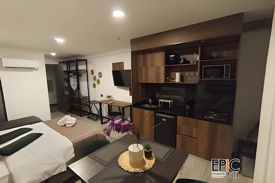 Bed, Kitchen or kitchenette, Dining area