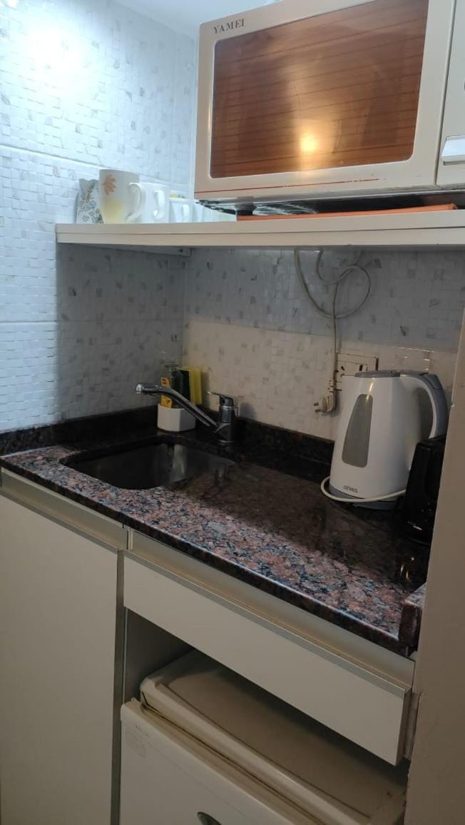 Kitchen or kitchenette, minibar, toaster