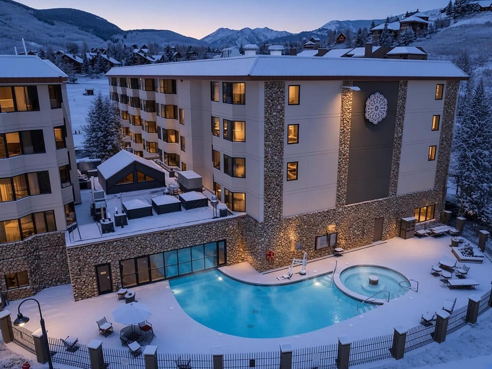King Suite with a View Ski In-Out Pool Hot Tub House in Colorado
