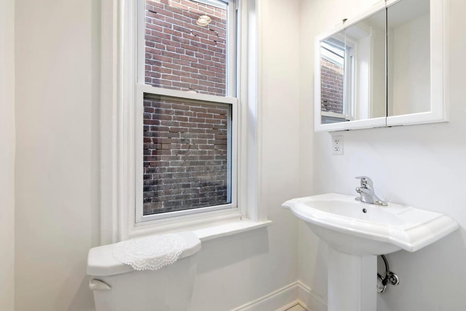 Bathroom, Internal: Not applicable to any particular room