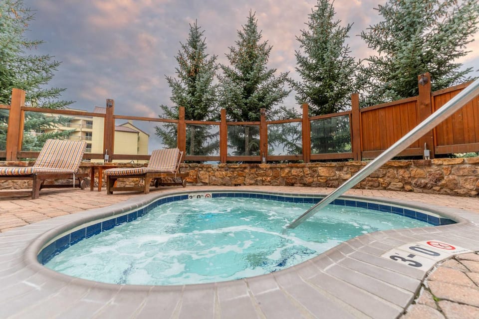 Studio Deluxe in the Lodge at Mountaineer Square House in Colorado