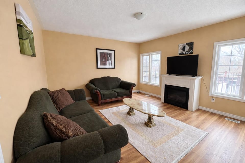 Communal lounge/ TV room, TV and multimedia, Living room, Seating area