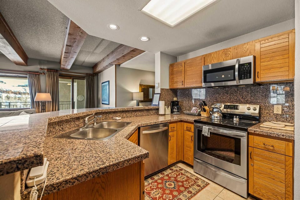 Mountain getaway at the Plaza 2 bed 2 bath stellar view House in Colorado