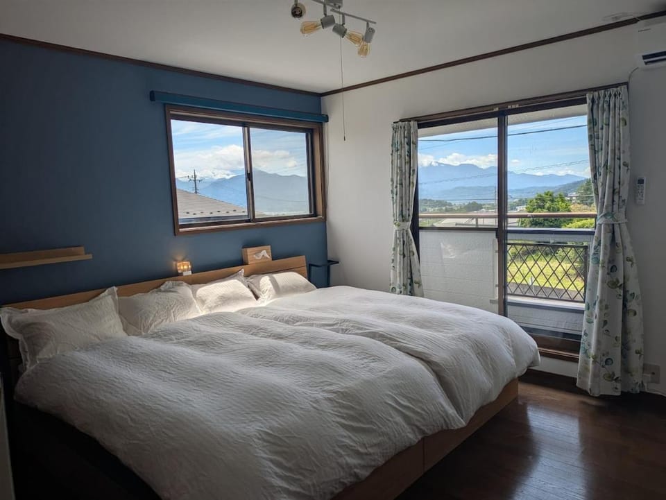 Bed, Photo of the whole room