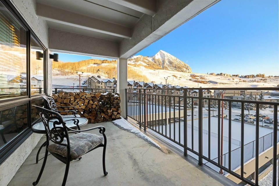 Family Ski Condo Plaza 2 bed 2 Bath sleeps 6 House in Colorado