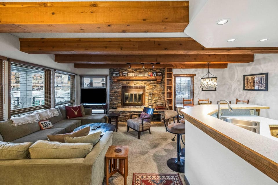 Gorgeous 3 king bed 3 full bath mountainside condo House in Colorado