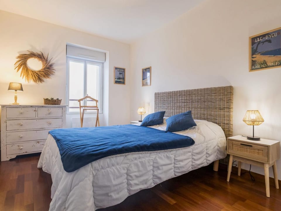 Duplex calme proche plage, parking sécurisé, petit animal accepté - FR-1-306-1322 Apartment in Pays de la Loire