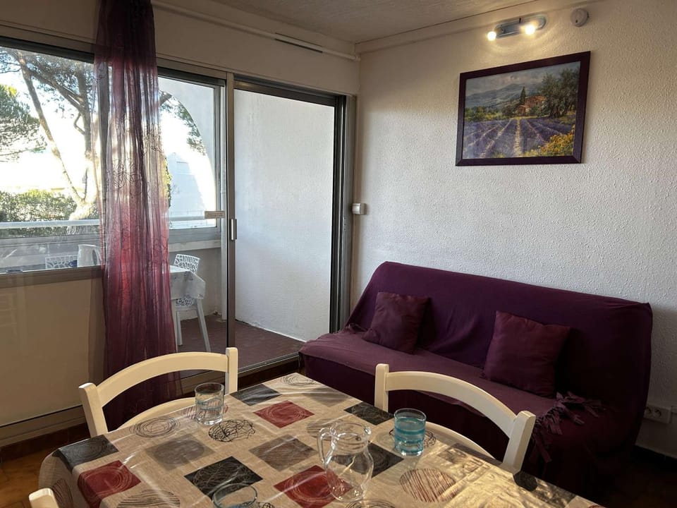 Studio cabine climatisé près de la plage - 4 couchages - FR-1-250-328 Cabin in Le Grau-du-Roi