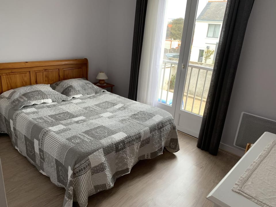 Appartement 4 pers, face océan, animaux admis, parking, wifi - FR-1-843-58 Apartment in Le Croisic