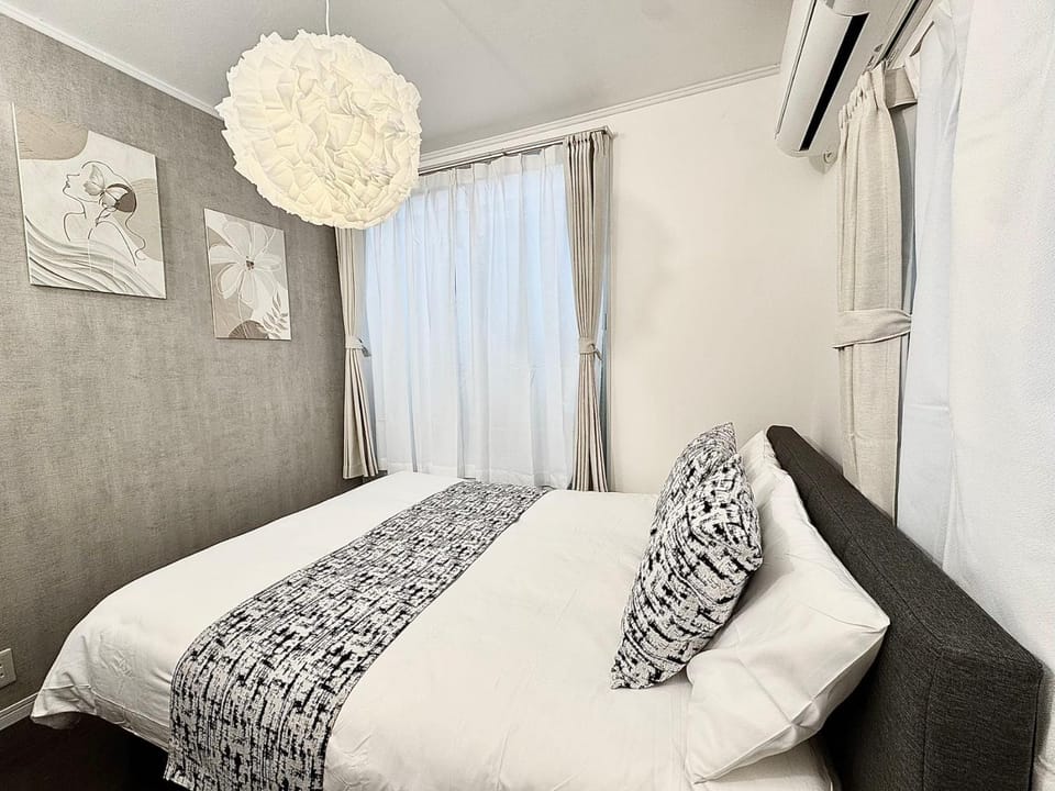 Bed, Bedroom, air conditioner