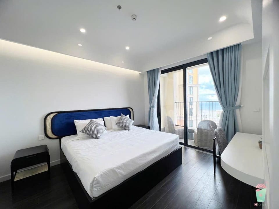 TV and multimedia, Living room, Seating area, minibar, oven