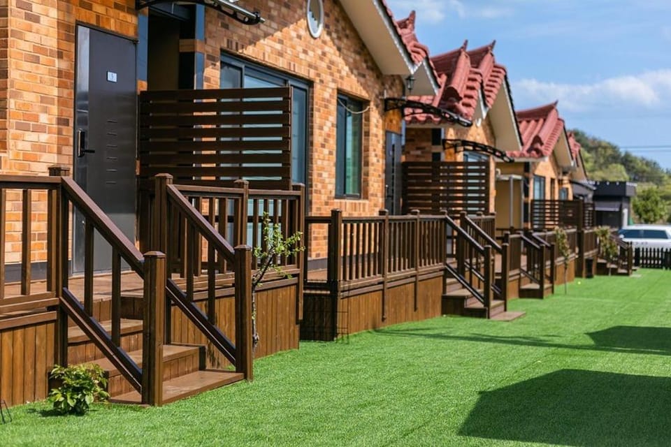 Gyeongju Helper Dog Pet Pension Bed and Breakfast in South Korea