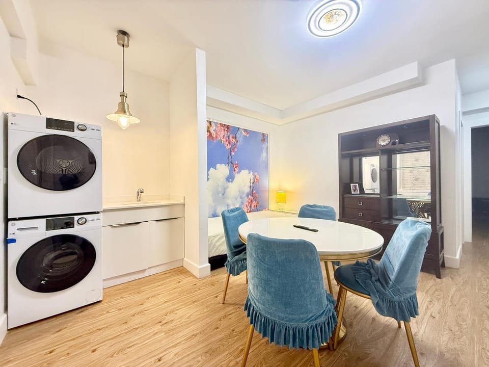 Private Guest Suite, One Parking Space Apartment in Pitt Meadows