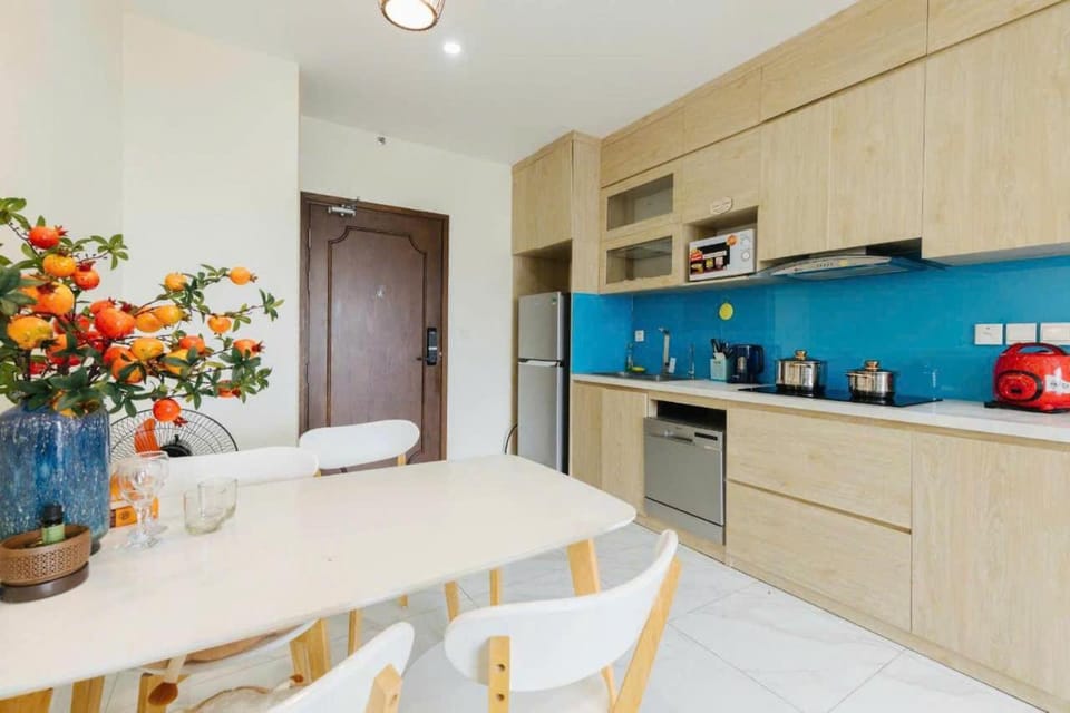West Lake Luxury Apartment - D' El Dorado 659A Lac Long Quan Apartment in Hanoi
