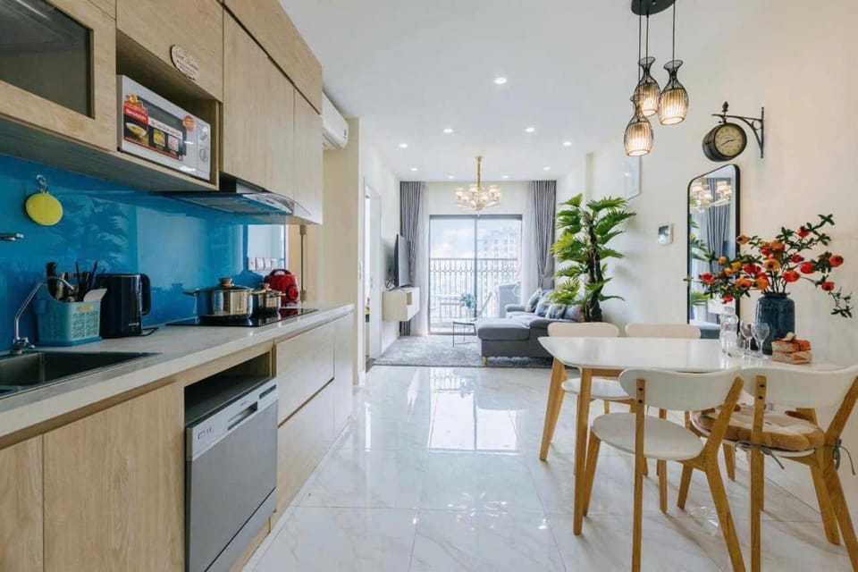 West Lake Luxury Apartment - D' El Dorado 659A Lac Long Quan Apartment in Hanoi