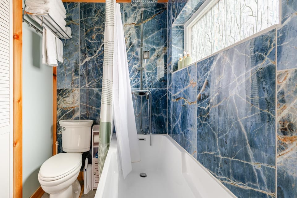Shower, Toilet, Bathroom, Bath, laundry