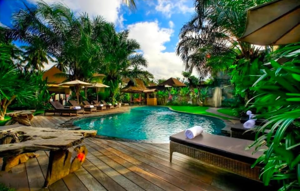 Swimming pool
