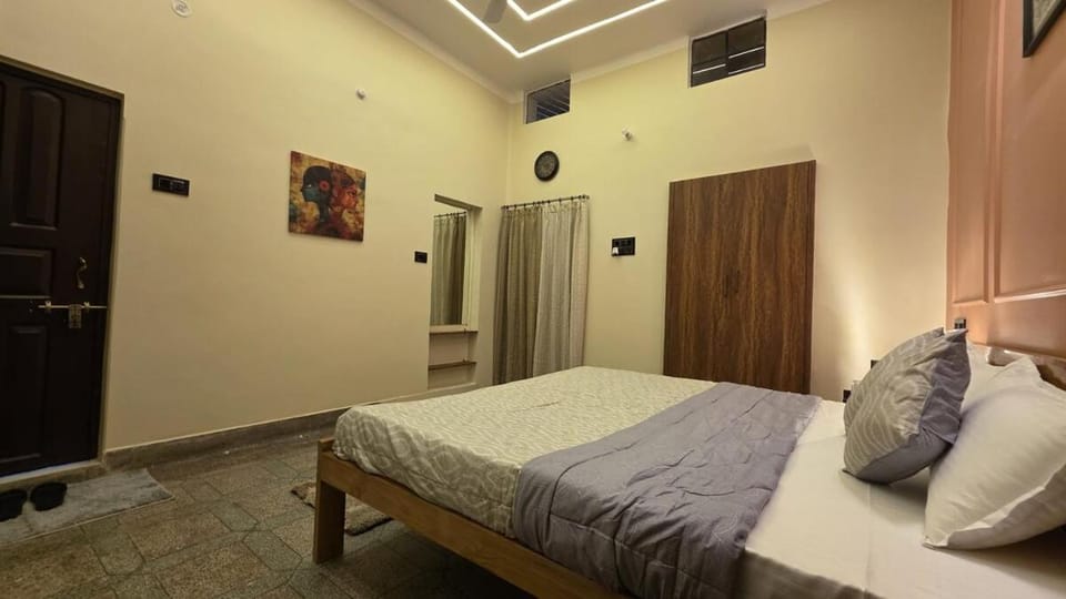 Bed, Photo of the whole room, Bedroom, wardrobe