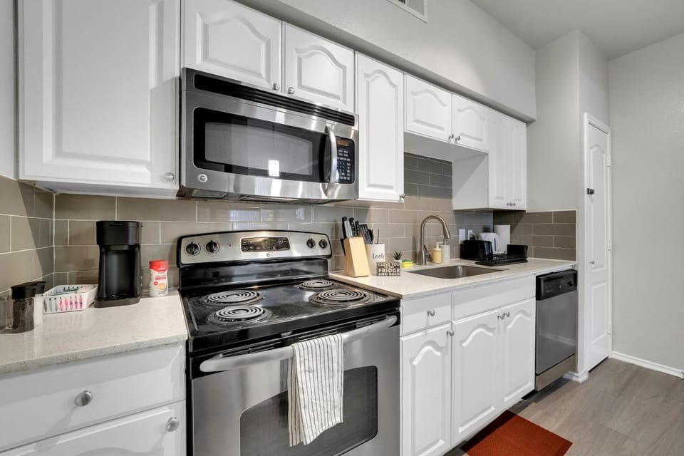 1BD Casa Kaleido - Pool, Gym, Free Parking Apartment in Plano