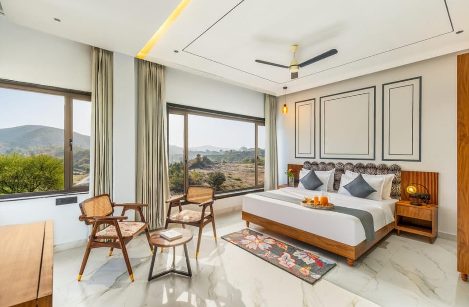 Photo of the whole room, Bedroom