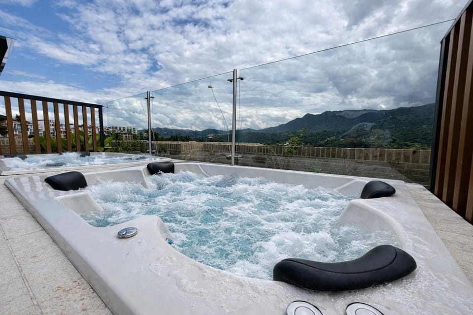Hot Tub, Balcony/Terrace