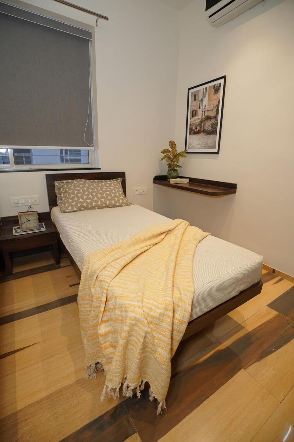 Bedroom, air conditioner