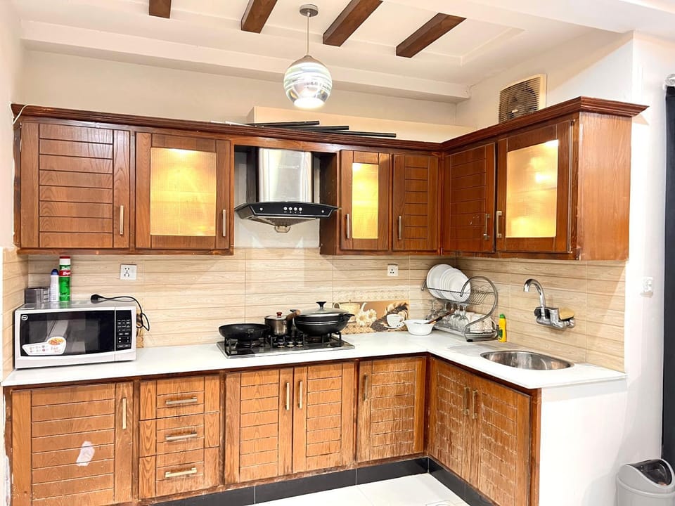 Kitchen or kitchenette, dishwasher