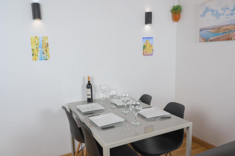 Stylish 1 bedroom Duplex apartment in Valletta city centre with parquet Apartment in Valletta