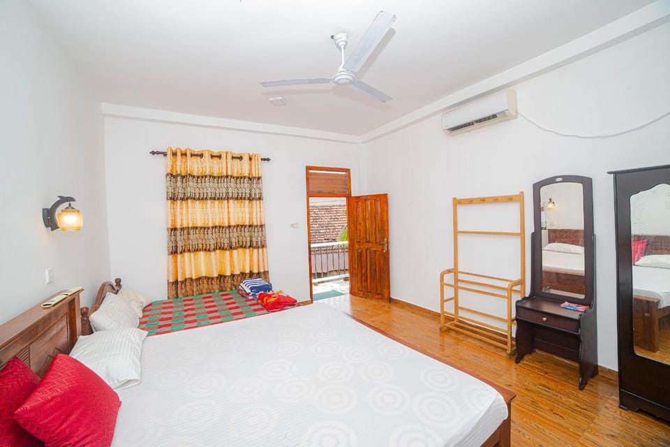 Bed, Photo of the whole room, Bedroom, wardrobe, air conditioner