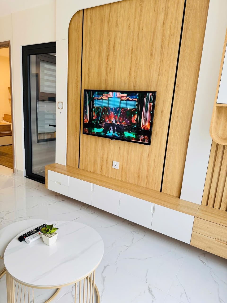 2 Bedrooms in GH3 Vinhomes Grand Park Apartment in Ho Chi Minh City