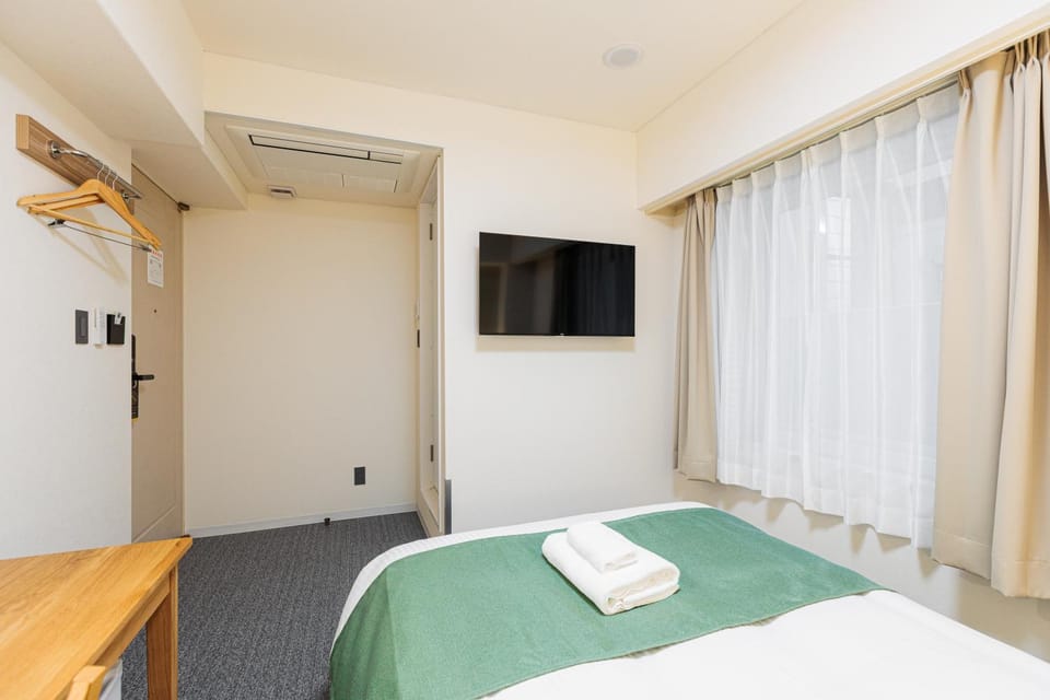 Bed, Photo of the whole room, Bedroom, air conditioner