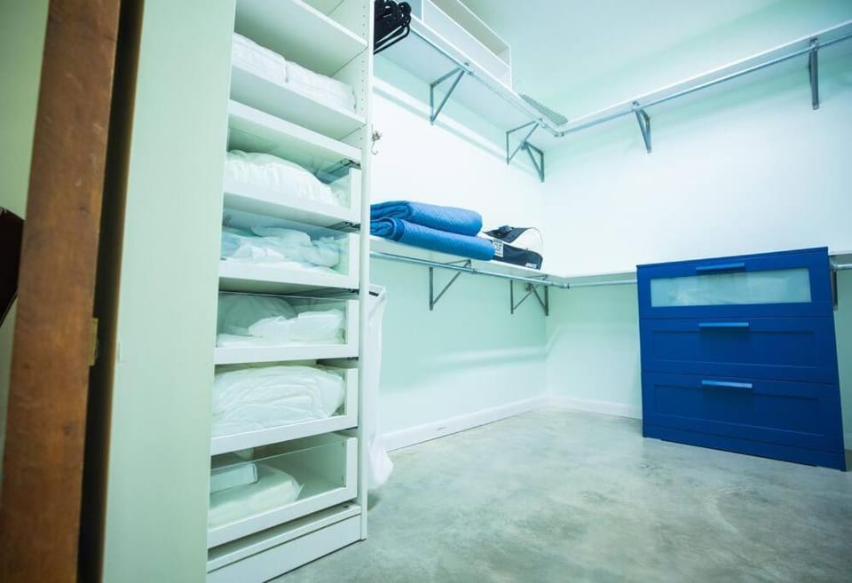 Las Tortugas Modern Oasis Getaway Many Amenities House in Fort Lauderdale