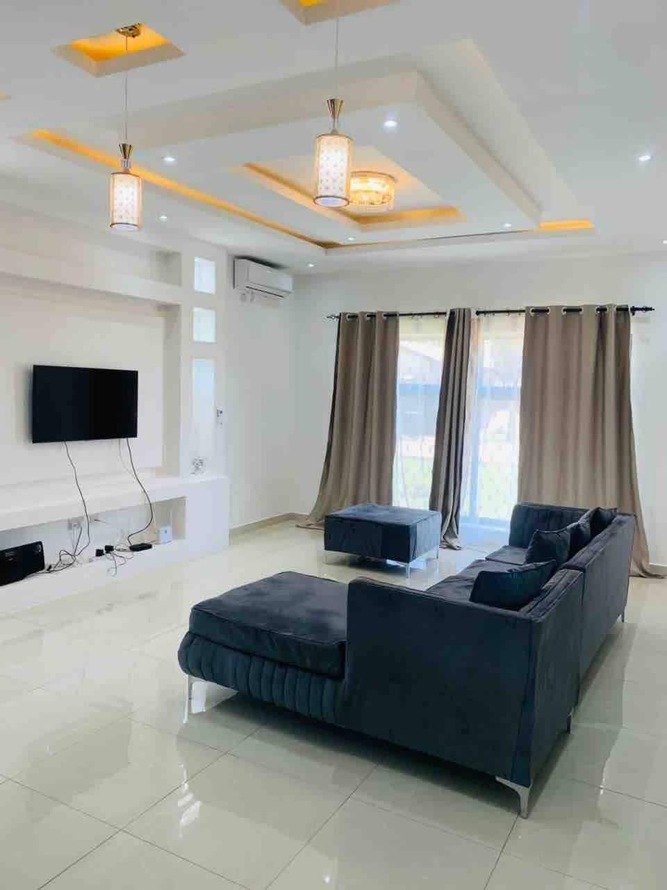 Communal lounge/ TV room, TV and multimedia, Living room