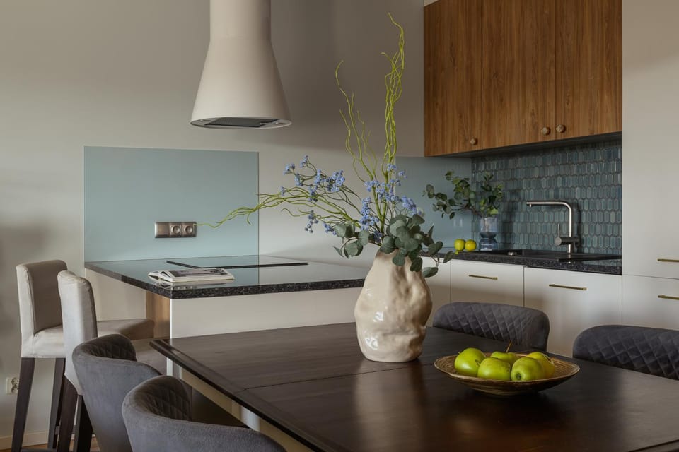 Kitchen or kitchenette, Dining area, stove