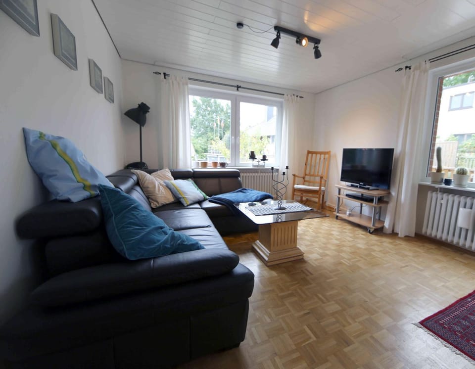 Communal lounge/ TV room, TV and multimedia, Living room