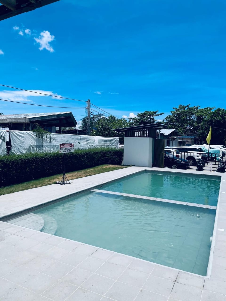 J&J Mactan Stays PS4, Netflix, Pool & Free Parking Apartment in Lapu-Lapu City