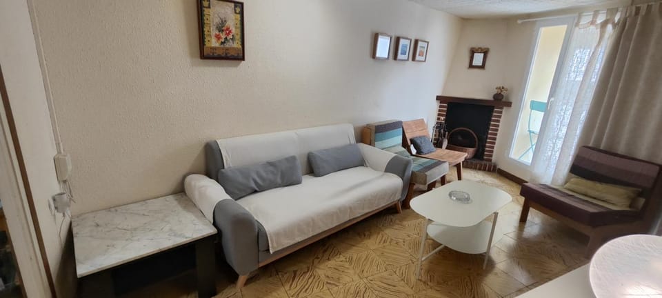Cal Pataqué, house in Arnes House in Catalonia