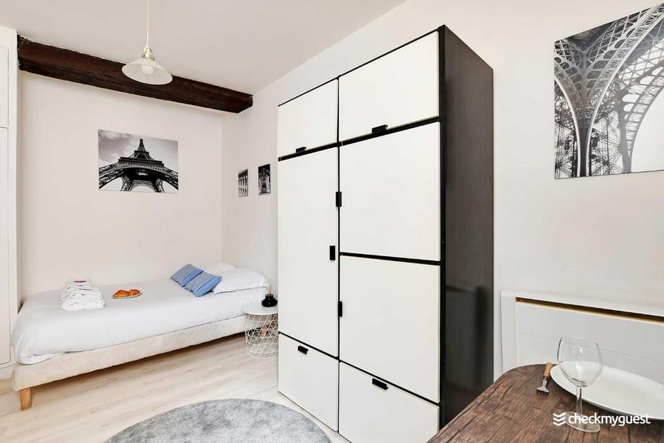 Bedroom, wardrobe
