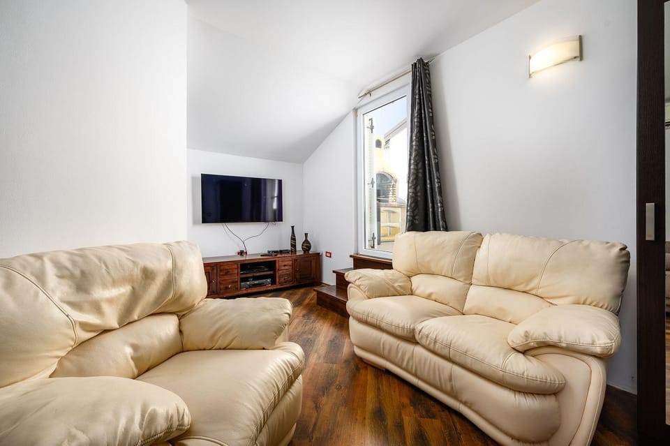 Hundefreundliches Apartment nur 300 Meter zum Strand mit Waschmaschine Apartment in Istria County