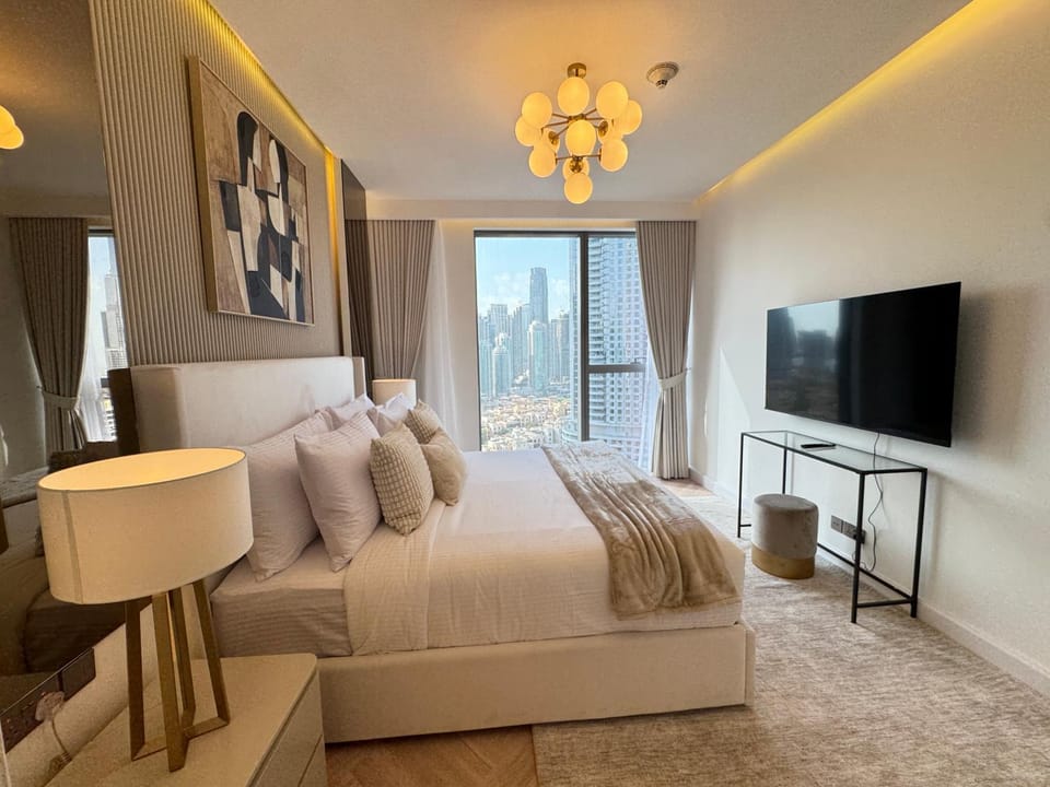Communal lounge/ TV room, Bed, TV and multimedia, Living room, Photo of the whole room, Seating area, Evening entertainment, Bedroom