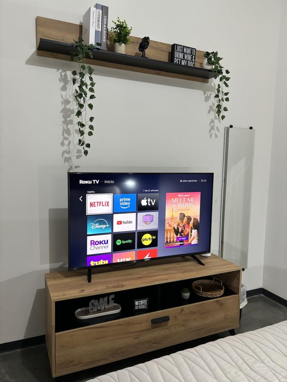 Modern & Stylish City Stay for 4 with Double Parking Apartment in Monterrey