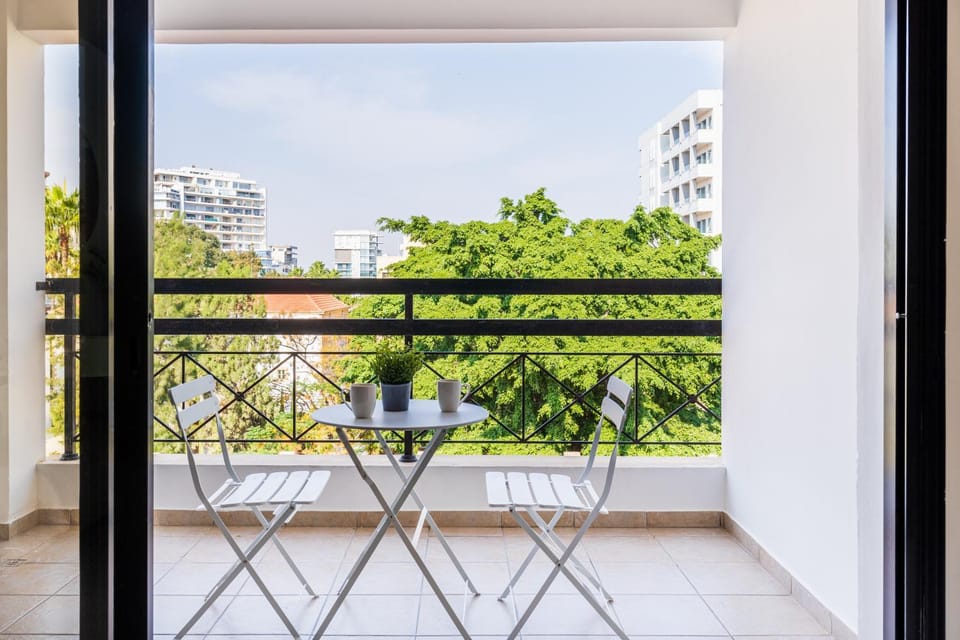 Balcony/Terrace, Seating area, Dining area, City view