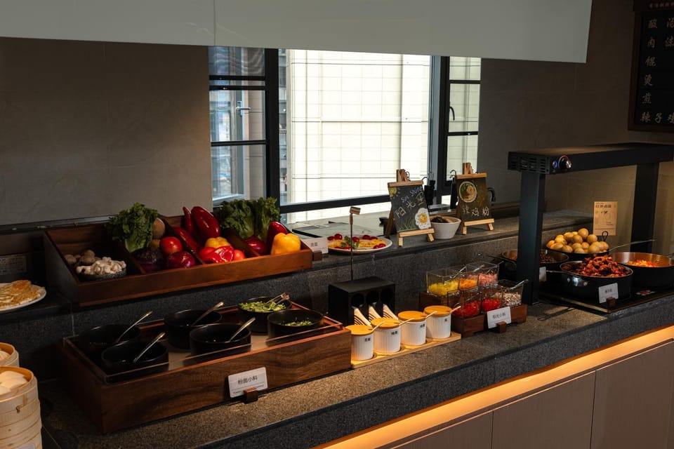 Atour Hotel Shenzhen Baoan Liutang Subway Station Hotel in Shenzhen